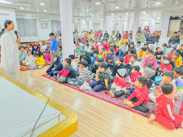 कोलकाता में टच द लाइट– बच्चों के लिए विशेष आध्यात्मिक एवं मूल्य आधारित कार्यक्रम (अनुभूति)