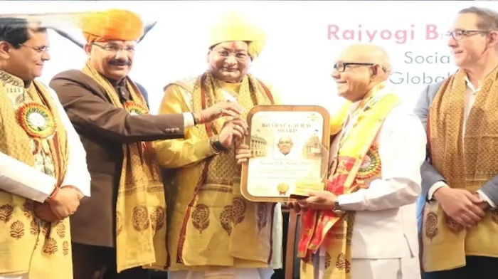 ऑस्ट्रेलिया के विक्टोरिया पार्लियामेंट, मेलबर्न में राजयोगी बीके सूरज भाई को भारत गौरव अवार्ड से सम्मानित किया गया