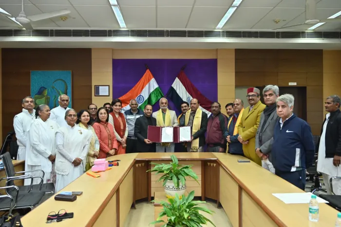 थॉट लैबोरेटरी एवं प्रमाणपत्र पाठ्यक्रमों हेतु ब्रह्माकुमारीज़ और महर्षि दयानंद विश्वविद्यालय के बीच MoU संपन्न