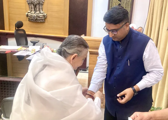 Brahma Kumaris Bikaner Tie Sacred Rakhi to Union Minister and Senior Administrative Officials — photo gallery 3 Brahma Kumaris Bikaner Tie Sacred Rakhi to Union Minister and Senior Administrative Officials — photo gallery 3