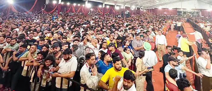 पंजाब के मुकेरियां में आयोजित 'एक शाम भगवान शिव के नाम' कार्यक्रम में ब्रह्मकुमारी बहनों का सम्मान — photo gallery 6 पंजाब के मुकेरियां में आयोजित 'एक शाम भगवान शिव के नाम' कार्यक्रम में ब्रह्मकुमारी बहनों का सम्मान — photo gallery 6