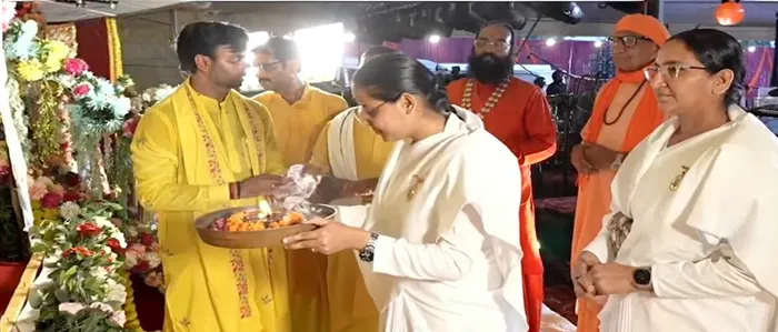 पंजाब के मुकेरियां में आयोजित 'एक शाम भगवान शिव के नाम' कार्यक्रम में ब्रह्मकुमारी बहनों का सम्मान — photo gallery 5 पंजाब के मुकेरियां में आयोजित 'एक शाम भगवान शिव के नाम' कार्यक्रम में ब्रह्मकुमारी बहनों का सम्मान — photo gallery 5
