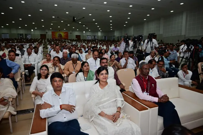 विश्व शांति सरोवर, नागपुर में “एकता और विश्वास के माध्यम से स्वर्णिम महाराष्ट्र” अभियान का भव्य शुभारंभ — article pho… विश्व शांति सरोवर, नागपुर में “एकता और विश्वास के माध्यम से स्वर्णिम महाराष्ट्र” अभियान का भव्य शुभारंभ — article photo 9