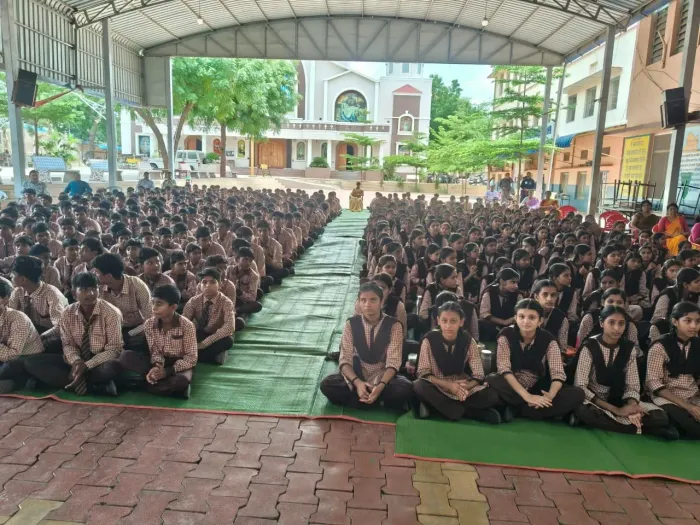 Jhabua: Brahma Kumaris Supports ‘Nashe Se Doori Hai Zaroori 2.0’ Campaign to Promote an Addiction-Free Youth — photo … Jhabua: Brahma Kumaris Supports ‘Nashe Se Doori Hai Zaroori 2.0’ Campaign to Promote an Addiction-Free Youth — photo gallery 3
