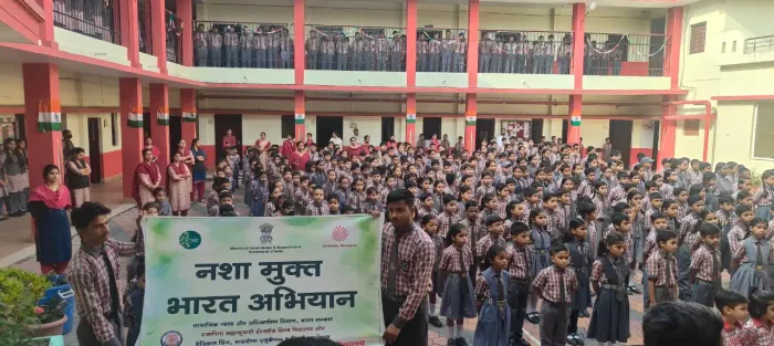 राजहंस पब्लिक स्कूल में नशा मुक्ति अभियान पर जागरूकता कार्यक्रम