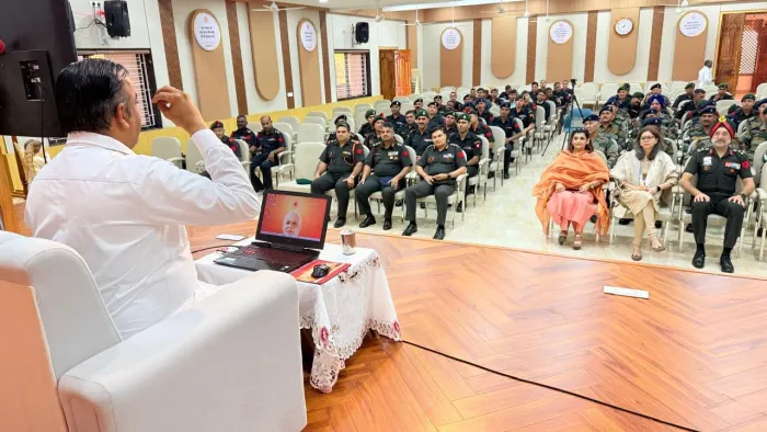 नवा रायपुर के शान्ति शिखर में सेना के जवानों के लिए राजयोग मेडिटेशन सत्र का आयोजन — photo gallery 6 नवा रायपुर के शान्ति शिखर में सेना के जवानों के लिए राजयोग मेडिटेशन सत्र का आयोजन — photo gallery 6