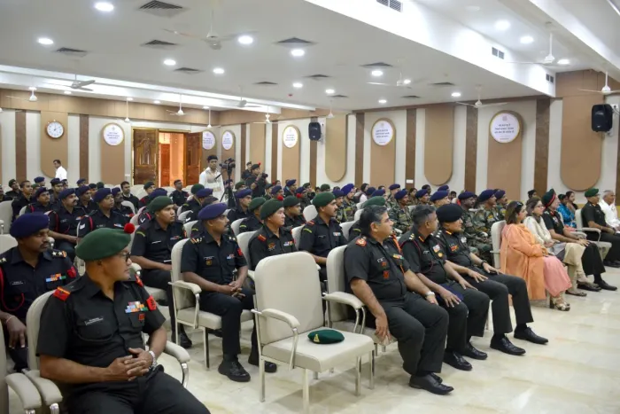 नवा रायपुर के शान्ति शिखर में सेना के जवानों के लिए राजयोग मेडिटेशन सत्र का आयोजन — photo gallery 3 नवा रायपुर के शान्ति शिखर में सेना के जवानों के लिए राजयोग मेडिटेशन सत्र का आयोजन — photo gallery 3