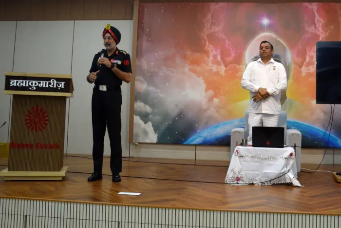 नवा रायपुर के शान्ति शिखर में सेना के जवानों के लिए राजयोग मेडिटेशन सत्र का आयोजन — photo gallery 2 नवा रायपुर के शान्ति शिखर में सेना के जवानों के लिए राजयोग मेडिटेशन सत्र का आयोजन — photo gallery 2