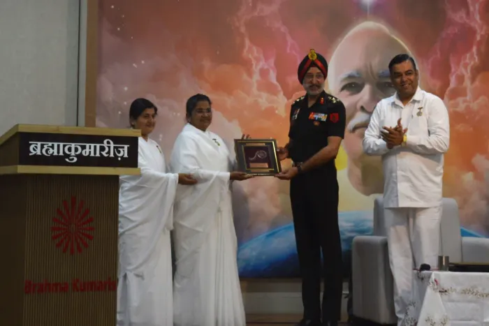 नवा रायपुर के शान्ति शिखर में सेना के जवानों के लिए राजयोग मेडिटेशन सत्र का आयोजन — photo gallery 1 नवा रायपुर के शान्ति शिखर में सेना के जवानों के लिए राजयोग मेडिटेशन सत्र का आयोजन — photo gallery 1