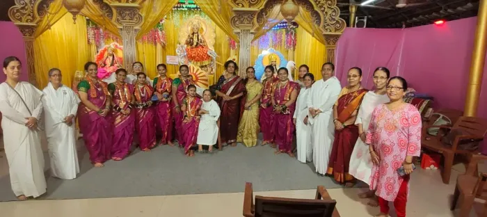 विक्रोली में नवरात्रि उत्सव: आरती, झांकी और मंगला गौर स्पर्धा से गूँजा आध्यात्मिक उत्साह