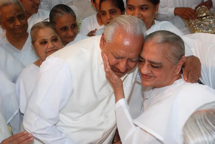 Nirwair Bhai with Baapdada (1)