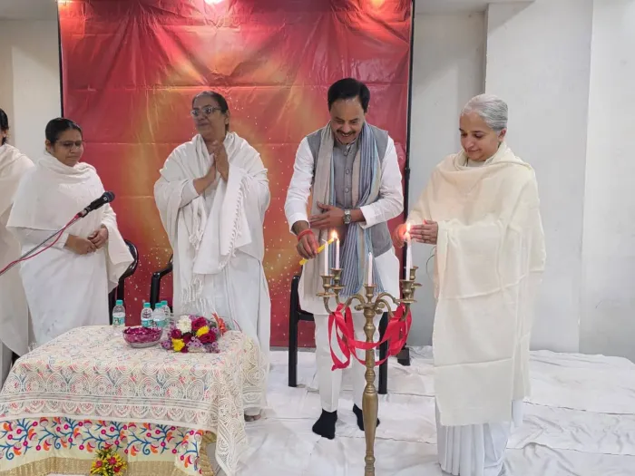 नोएडा में ब्रह्माकुमारी संस्थान द्वारा आयोजित आध्यात्मिक एवं प्रेरणादायी कार्यक्रम