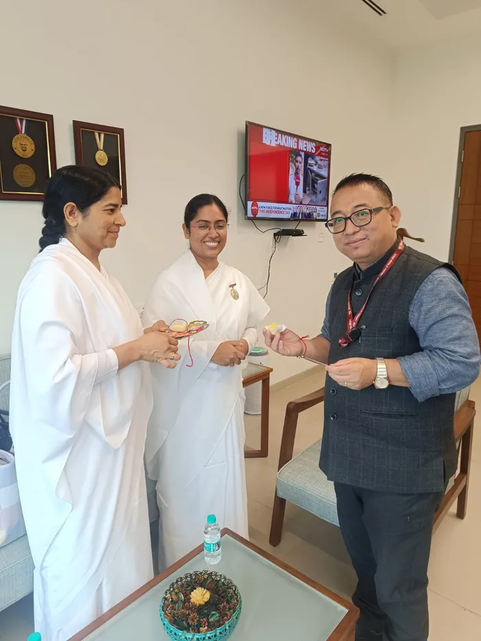 ORC - Om Shanti Retreat Centre, Gurugram Celebrates Raksha Bandhan with Government Officials — article photo 11 ORC - Om Shanti Retreat Centre, Gurugram Celebrates Raksha Bandhan with Government Officials — article photo 11