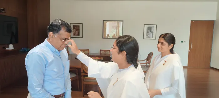 ORC - Om Shanti Retreat Centre, Gurugram Celebrates Raksha Bandhan with Government Officials — article photo 8 ORC - Om Shanti Retreat Centre, Gurugram Celebrates Raksha Bandhan with Government Officials — article photo 8