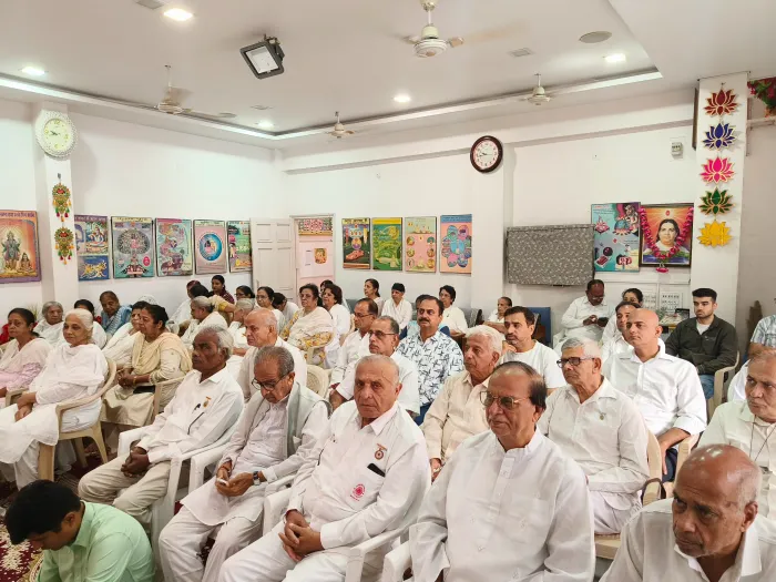 प्रेम नगर, इंदौर में विश्व बंधुत्व दिवस एवं दादी प्रकाशमणि जी की 18वीं पुण्यतिथि पर विशेष आयोजन — photo gallery 2 प्रेम नगर, इंदौर में विश्व बंधुत्व दिवस एवं दादी प्रकाशमणि जी की 18वीं पुण्यतिथि पर विशेष आयोजन — photo gallery 2
