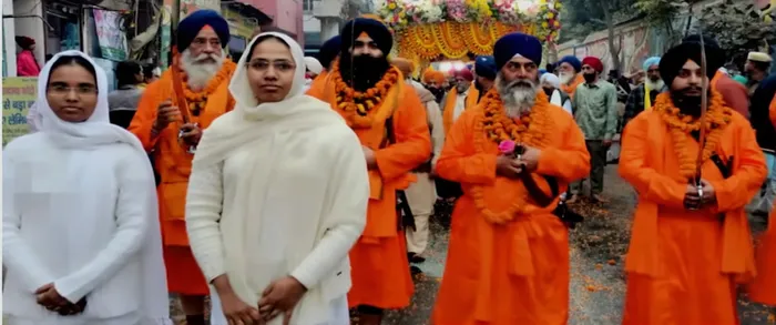 पटना साहिब में ब्रह्माकुमारीज़ द्वारा गुरु गोविंद सिंह जी की 356वीं जयंती पर पंच प्यारे का सम्मान एवं भव्य प्रकाश पर्व आयोजन