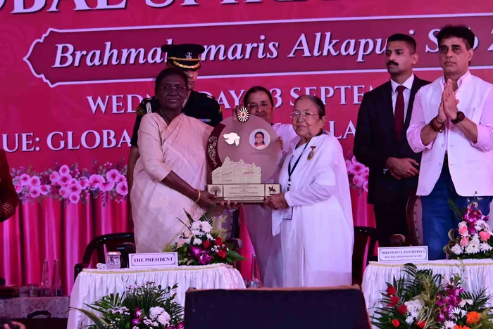 राष्ट्रपति श्रीमती द्रौपदी मुर्मू जी ने वडोदरा में ग्लोबल स्पिरिचुअल पैलेस रिट्रीट सेंटर का किया लोकार्पण — article p… राष्ट्रपति श्रीमती द्रौपदी मुर्मू जी ने वडोदरा में ग्लोबल स्पिरिचुअल पैलेस रिट्रीट सेंटर का किया लोकार्पण — article photo 12