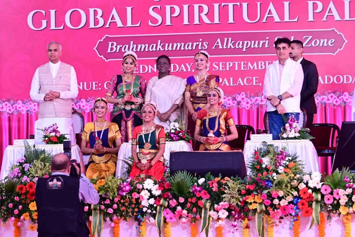 राष्ट्रपति श्रीमती द्रौपदी मुर्मू जी ने वडोदरा में ग्लोबल स्पिरिचुअल पैलेस रिट्रीट सेंटर का किया लोकार्पण — article p… राष्ट्रपति श्रीमती द्रौपदी मुर्मू जी ने वडोदरा में ग्लोबल स्पिरिचुअल पैलेस रिट्रीट सेंटर का किया लोकार्पण — article photo 5
