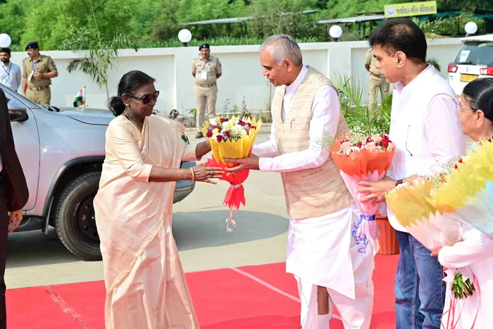 राष्ट्रपति श्रीमती द्रौपदी मुर्मू जी ने वडोदरा में ग्लोबल स्पिरिचुअल पैलेस रिट्रीट सेंटर का किया लोकार्पण — article p… राष्ट्रपति श्रीमती द्रौपदी मुर्मू जी ने वडोदरा में ग्लोबल स्पिरिचुअल पैलेस रिट्रीट सेंटर का किया लोकार्पण — article photo 3