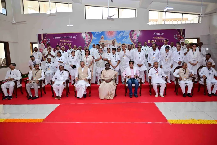 राष्ट्रपति श्रीमती द्रौपदी मुर्मू जी ने वडोदरा में ग्लोबल स्पिरिचुअल पैलेस रिट्रीट सेंटर का किया लोकार्पण — photo gal… राष्ट्रपति श्रीमती द्रौपदी मुर्मू जी ने वडोदरा में ग्लोबल स्पिरिचुअल पैलेस रिट्रीट सेंटर का किया लोकार्पण — photo gallery 6