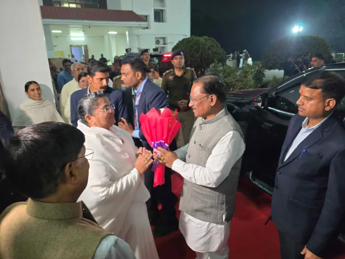 मुख्यमंत्री श्री विष्णु देव साय रायपुर के शांति सरोवर रिट्रीट सेंटर में आयोजित पुलिस मितान सम्मेलन में शामिल हुए — gallery photo 3