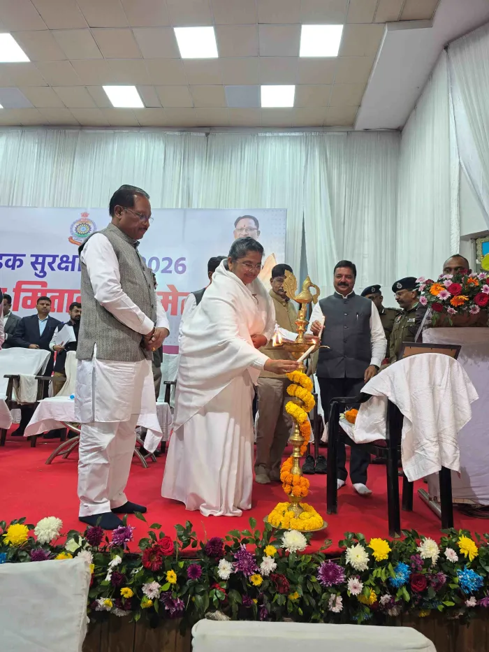 मुख्यमंत्री श्री विष्णु देव साय रायपुर के शांति सरोवर रिट्रीट सेंटर में आयोजित पुलिस मितान सम्मेलन में शामिल हुए — gallery photo 8