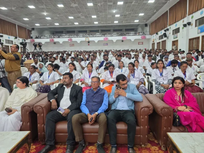 मुख्यमंत्री श्री विष्णु देव साय रायपुर के शांति सरोवर रिट्रीट सेंटर में आयोजित पुलिस मितान सम्मेलन में शामिल हुए — gallery photo 2