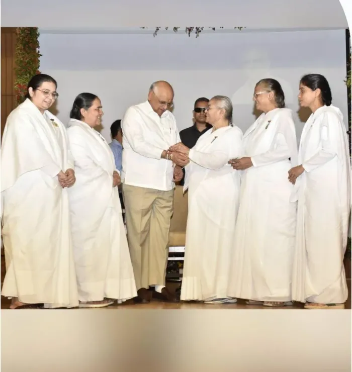 Brahma Kumaris Sisters Tie Sacred Rakhi to Chief Ministers Across India — photo gallery 4 Brahma Kumaris Sisters Tie Sacred Rakhi to Chief Ministers Across India — photo gallery 4