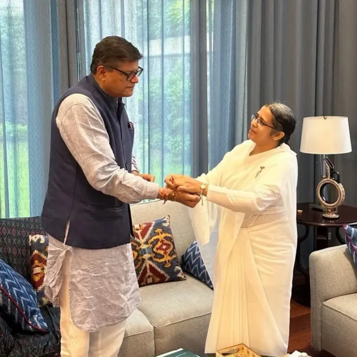Celebrating the Beautiful Bond of Raksha Bandhan in New Delhi — photo gallery 2 Celebrating the Beautiful Bond of Raksha Bandhan in New Delhi — photo gallery 2
