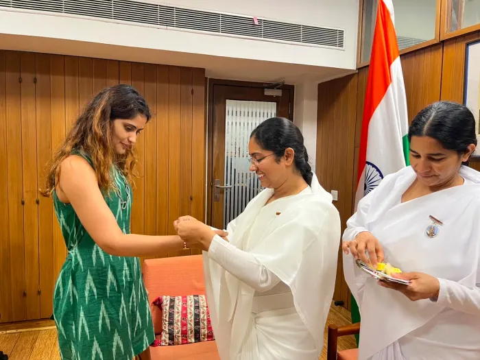 Brahma Kumaris Celebrate Raksha Bandhan with Senior Dignitaries and Government Officials — gallery photo 14