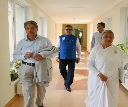 मॉस्को में पहली बार प्रतिष्ठित प्रवासी भारतीयों का आत्मीय स्नेह मिलन एवं राजयोग परिचय कार्यक्रम आयोजित — gallery photo 2