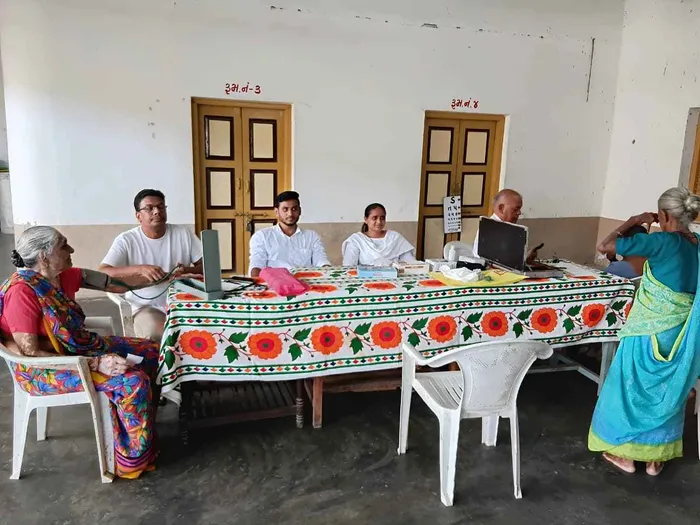 सेवा, स्वास्थ्य और सशक्तिकरण का संगम – बलोल ग्राम में ‘मेरा गाँव बने महान’ योजना के अंतर्गत त्रिविध कार्यक्रमों की सुंदर झलक — gallery photo 1