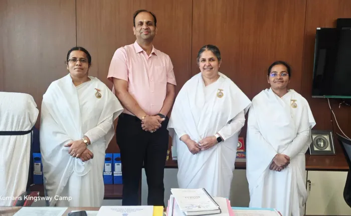 Sacred Raksha Sutra Carries the Message of Peace and Spiritual Strength to Senior Government Officials — gallery photo 4