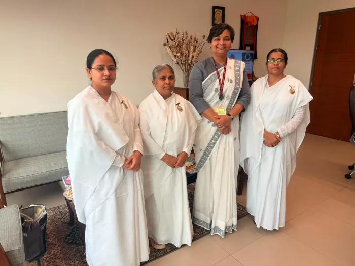 Sacred Raksha Sutra Carries the Message of Peace and Spiritual Strength to Senior Government Officials — gallery photo 8