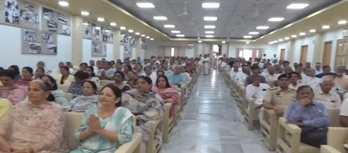 सिरसा में ब्रह्माकुमारीज़ द्वारा ‘बेहतर प्रशासन के लिए मूल्य एवं आध्यात्मिकता’ विषय पर विशेष कार्यक्रम आयोजित — gallery photo 2