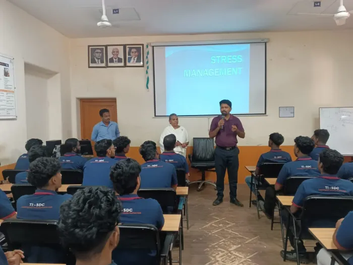 आत्म–विश्वास और सफलता की ओर कदम – जीवन कौशल शिक्षा शिविर चेन्नई अवडी