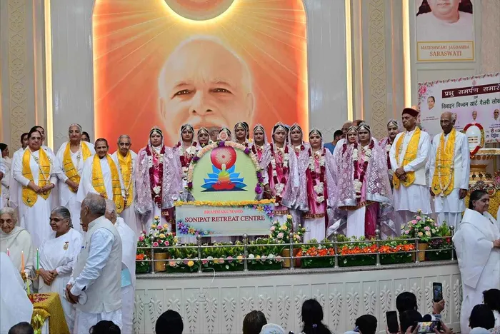 समर्पण से सजे संस्कार: सोनीपत में 12 बहनों ने अपनाया आध्यात्मिक जीवन का मार्ग