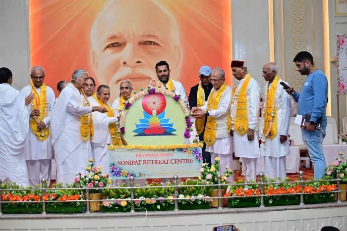 सोनीपत में रिट्रीट सेंटर में डिवाइन विज़डम आर्ट गैलरी का उद्घाटन 