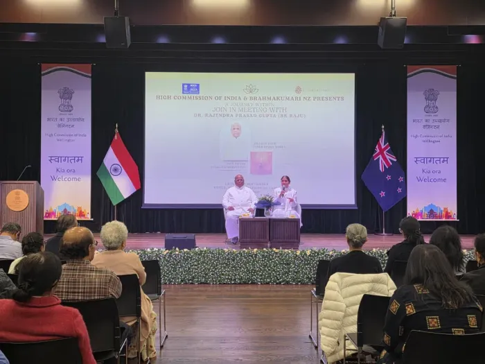 Windows of the Mind Opened – A Gentle Breeze of Reflection Flowed Through Wellington, NZ