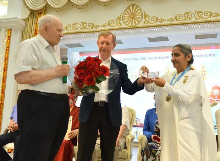 St. Petersburg Brahma Kumaris Centre Marks 36 Years of Spiritual Service with “Trust: Currency of the Future” Programme — gallery photo 17
