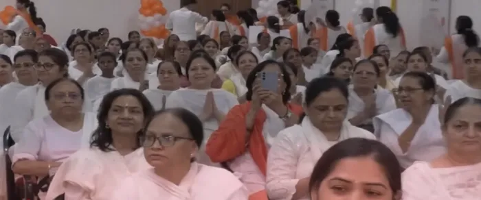 नोएडा के सुख शांति भवन में श्रद्धा एवं आध्यात्मिक उल्लास के साथ गुरु पूर्णिमा महोत्सव सम्पन्न — photo gallery 3 नोएडा के सुख शांति भवन में श्रद्धा एवं आध्यात्मिक उल्लास के साथ गुरु पूर्णिमा महोत्सव सम्पन्न — photo gallery 3