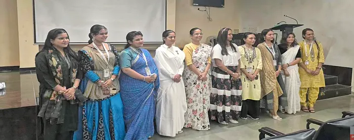वड़ोदरा में सिग्मा यूनिवर्सिटी के विद्यार्थियों ने जाना राजयोग मेडिटेशन से तनावमुक्त जीवन का मार्ग — photo gallery 3 वड़ोदरा में सिग्मा यूनिवर्सिटी के विद्यार्थियों ने जाना राजयोग मेडिटेशन से तनावमुक्त जीवन का मार्ग — photo gallery 3