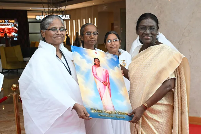Brahma Kumaris Vijayawada Sisters Meet the Hon’ble President of India, Smt. Droupadi Murmu Ji, in Vijayawada — gallery photo 3