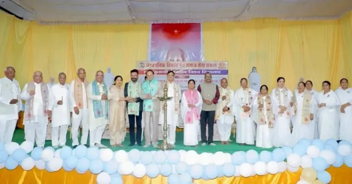ब्रह्माकुमारीज़ प्रशासन विंग द्वारा इंदौर से बिलासपुर तक विशेष कार्यक्रम एवं जन-जागरूकता अभियान — gallery photo 1