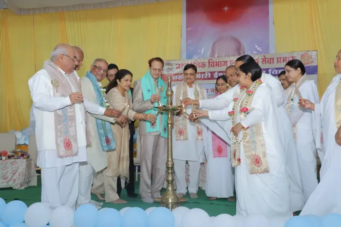 ब्रह्माकुमारीज़ प्रशासन विंग द्वारा इंदौर से बिलासपुर तक विशेष कार्यक्रम एवं जन-जागरूकता अभियान ब्रह्माकुमारीज़ प्रशासन विंग द्वारा इंदौर से बिलासपुर तक विशेष कार्यक्रम एवं जन-जागरूकता अभियान