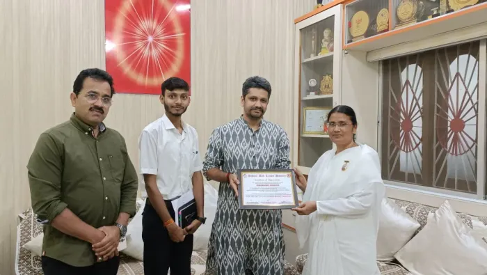 ब्रह्माकुमारी अंबिकापुर को रक्तदान शिविर में उत्कृष्ट योगदान हेतु रेड क्रॉस द्वारा सम्मान