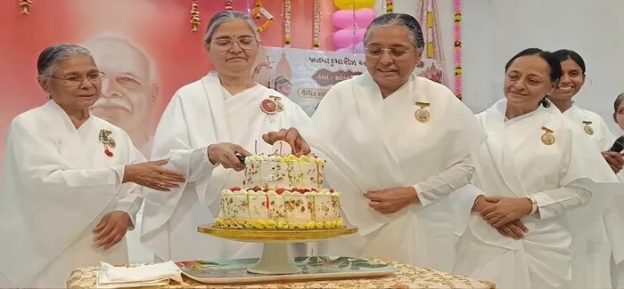 वडोदरा में ब्रह्माकुमारीज़ अटलादरा सेवा केंद्र का 24वां वार्षिक महोत्सव एवं सांस्कृतिक समारोह उत्साहपूर्वक संपन्न — gallery photo 1