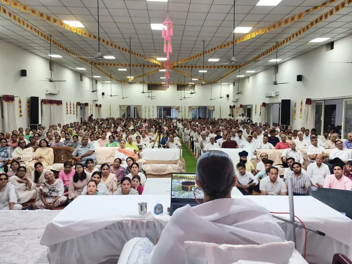 फतेहाबाद में वरिष्ठ राजयोगिनी बीके ऊषा ने हजारों श्रद्धालुओं को दिया तनावमुक्त एवं शांतिपूर्ण जीवन जीने का संदेश — ph… फतेहाबाद में वरिष्ठ राजयोगिनी बीके ऊषा ने हजारों श्रद्धालुओं को दिया तनावमुक्त एवं शांतिपूर्ण जीवन जीने का संदेश — photo gallery 3