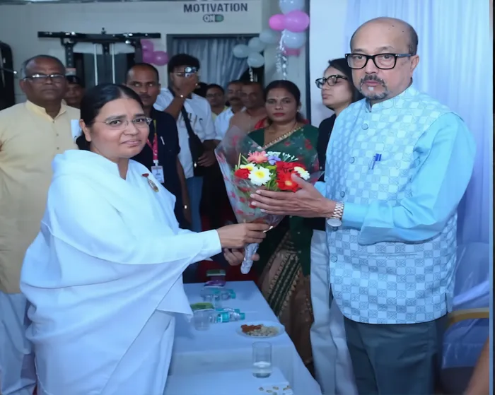बेमेतरा आगमन पर राज्यपाल से ब्रह्माकुमारीज़ बहनों की आत्मीय भेंट — photo gallery 3 बेमेतरा आगमन पर राज्यपाल से ब्रह्माकुमारीज़ बहनों की आत्मीय भेंट — photo gallery 3