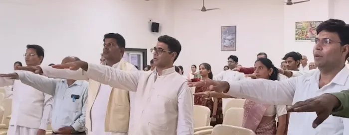 भोपाल के मूल्य उपवन में सार्वभौमिक जीवन मूल्य जागृति अभियान एवं उठो जगत के वास्ते युवा जागृति अभियान का शुभारंभ — pho… भोपाल के मूल्य उपवन में सार्वभौमिक जीवन मूल्य जागृति अभियान एवं उठो जगत के वास्ते युवा जागृति अभियान का शुभारंभ — photo gallery 3